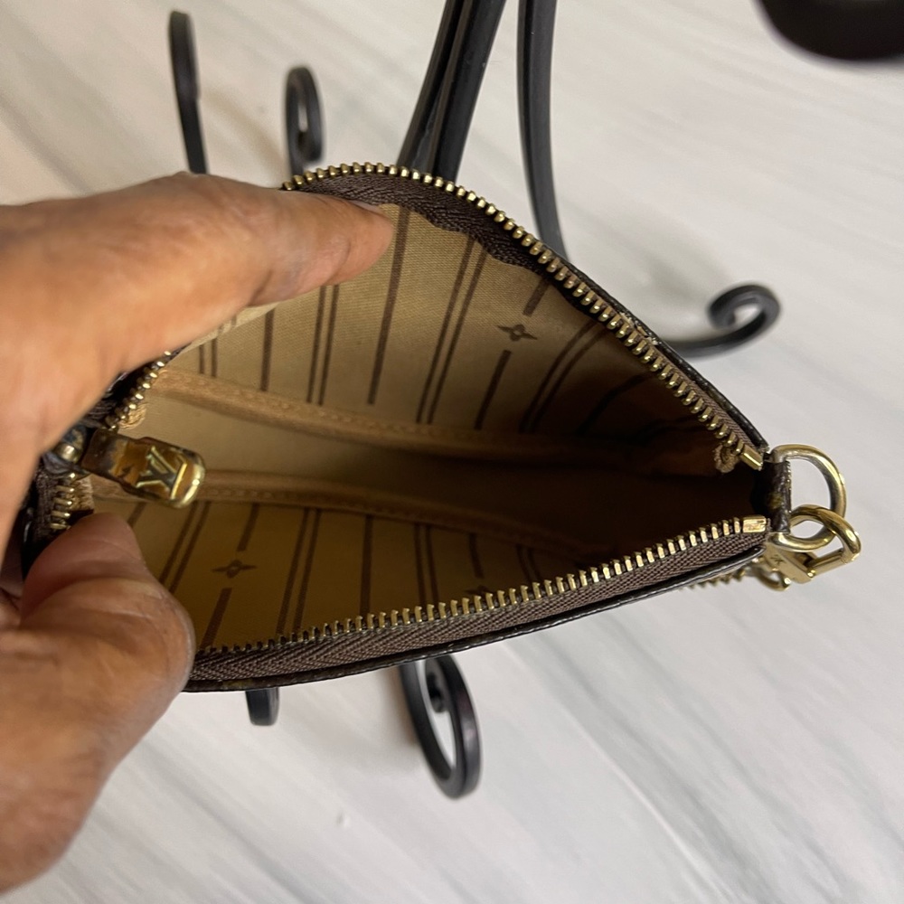 Louis Vuitton accessory pouch monogram patch mini - Picture 9 of 13